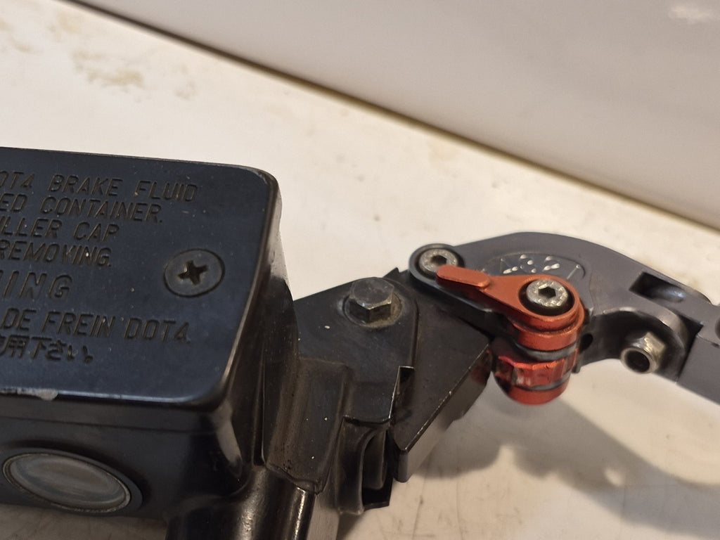 Suzuki GSF 1250 Bandit Front Brake Master Cylinder And Lever