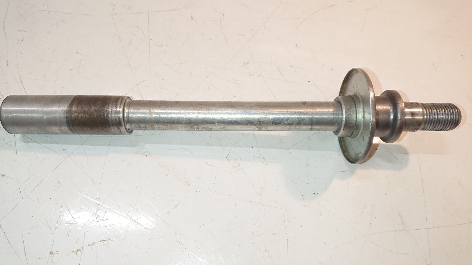 Suzuki GSF 650 Bandit Front Wheel Spindle /Spacers