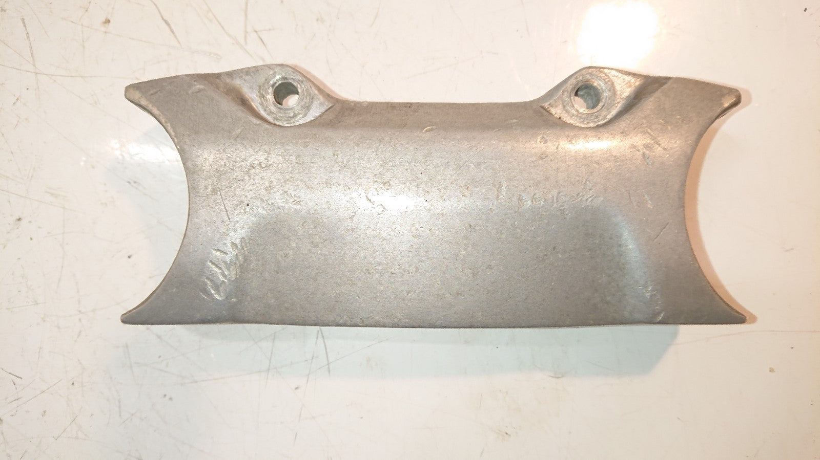 Yamaha XJ 900 - Front Mudguard Mount Bracket Fork Brace Plate