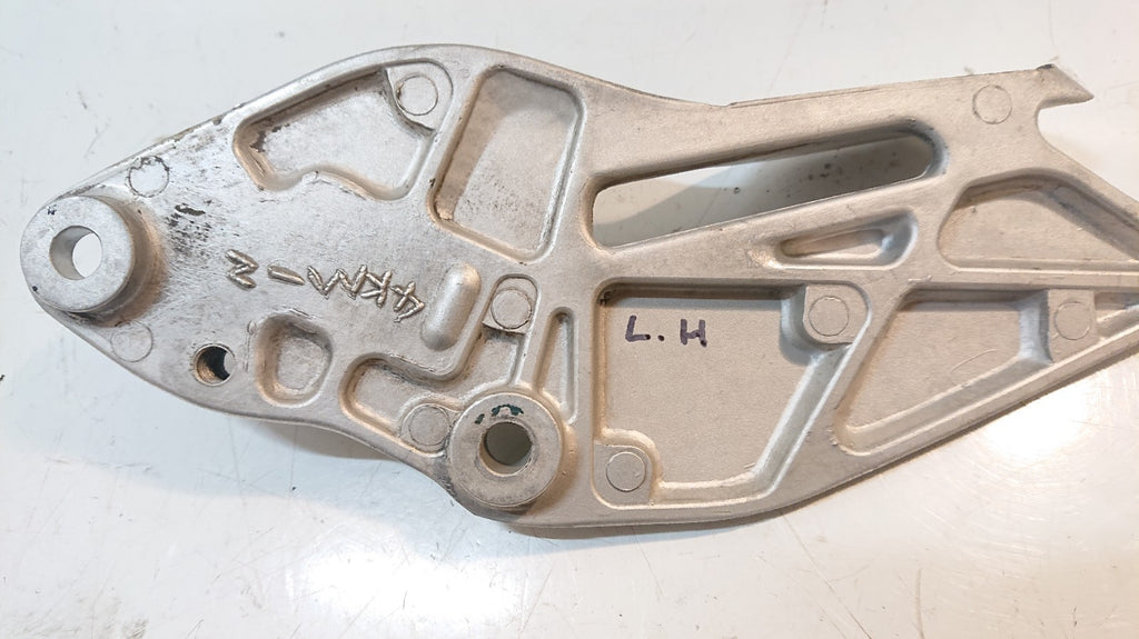 Yamaha XJ 900 Diversion Peg Hanger, Front, Lefthand
