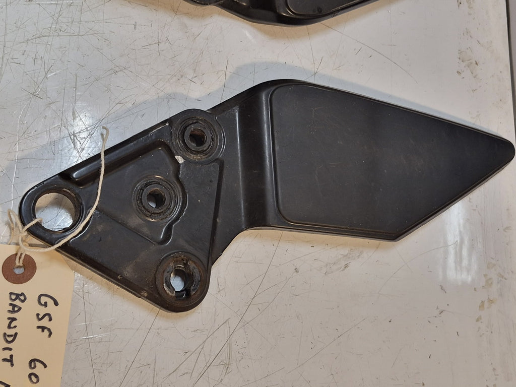 Suzuki GSF 600 Bandit Front Peg Hangers, Pair