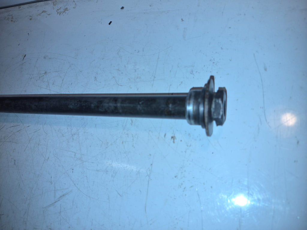 Yamaha FZS 600 FAZER Rear Wheel Spindle And Spacer