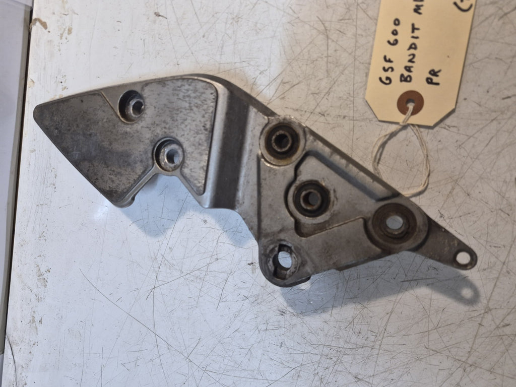 Suzuki GSF 600 Bandit Mk1 Peg Hangers, Front, Pair