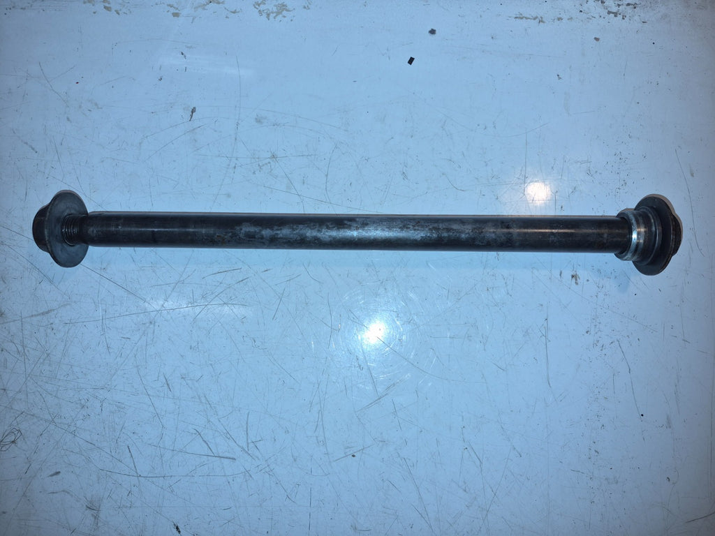 Yamaha FZS 600 FAZER Rear Wheel Spindle And Spacer