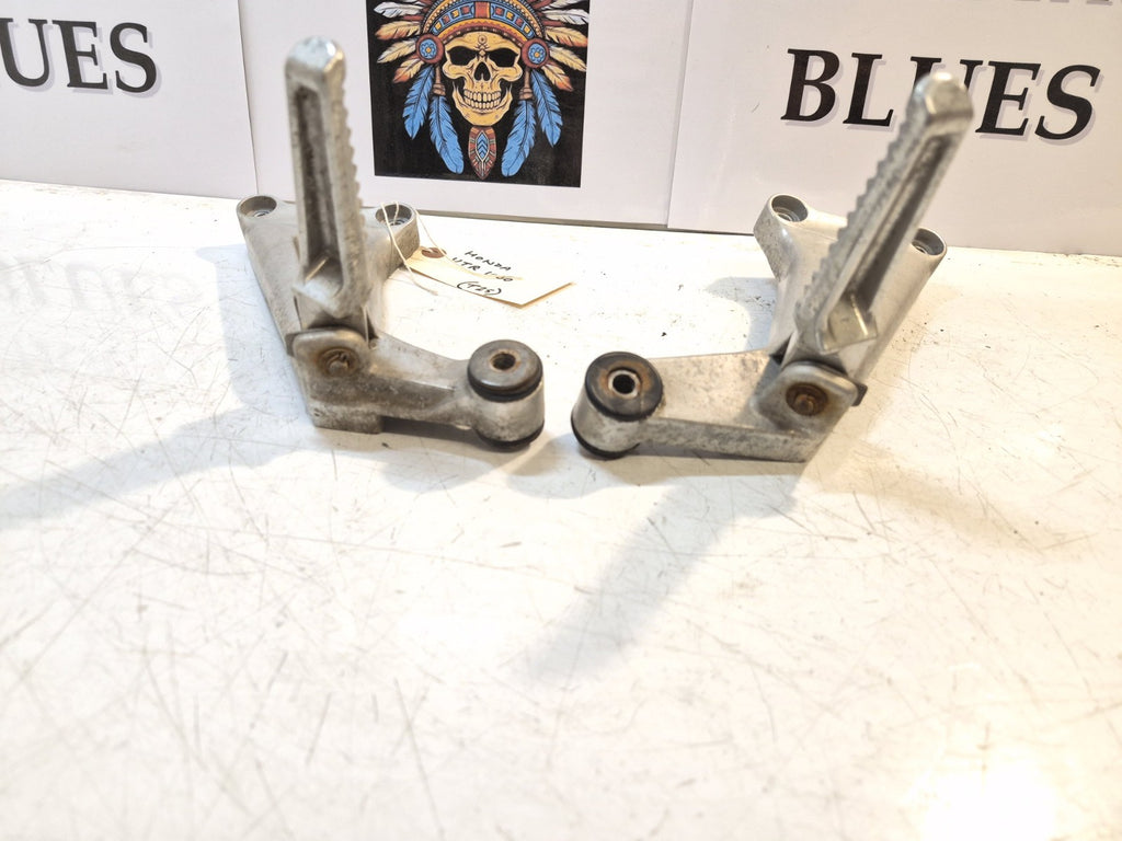 Honda VTR 1000 Firestorm Pillion Pegs And Hangers, Pair