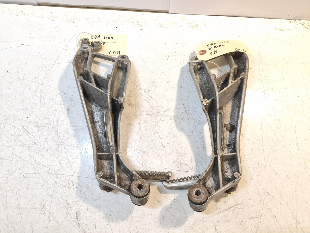 Honda CBR 1100 Blackbird Pillion Pegs And Hangers, Pair