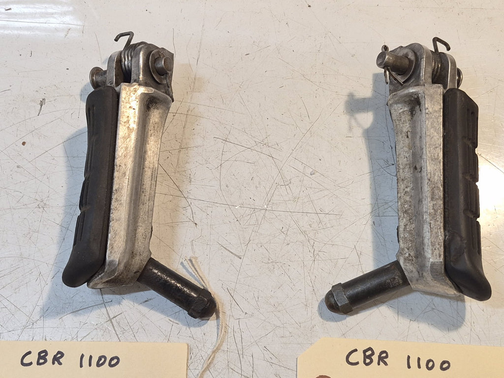 Honda CBR 1100 Blackbird Footpegs, Riders, Pair