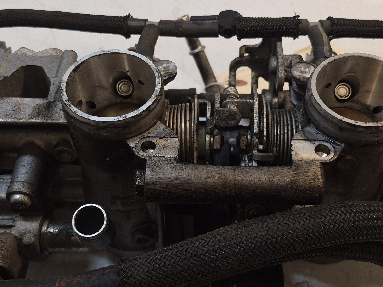 Suzuki GSF 1250 Bandit Throttle Bodies