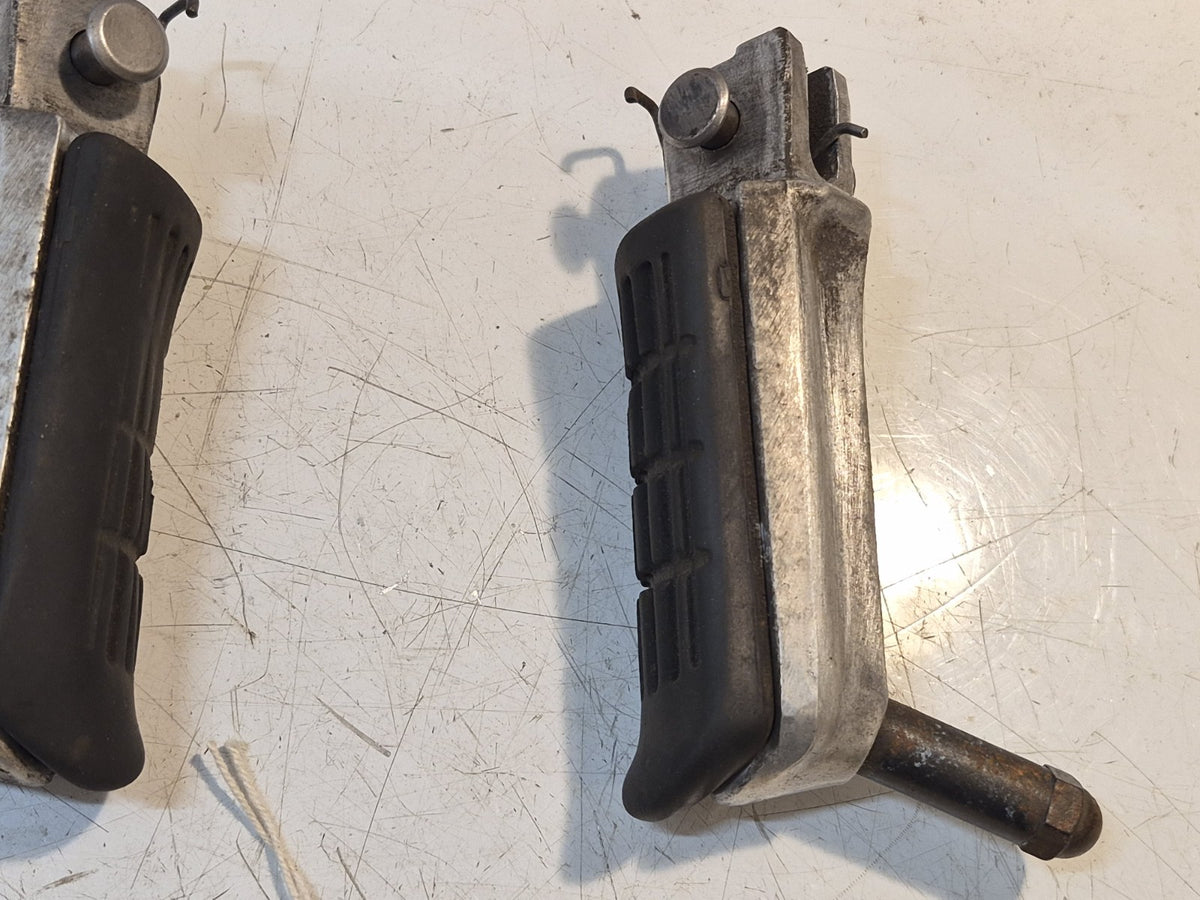 Honda CBR 1100 Blackbird Footpegs, Riders, Pair
