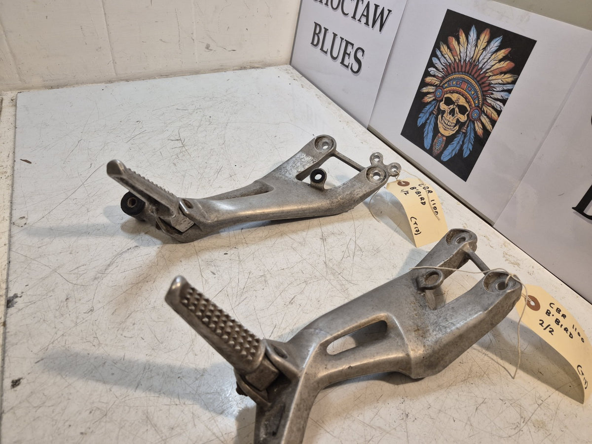 Honda CBR 1100 Blackbird Pillion Pegs And Hangers, Pair