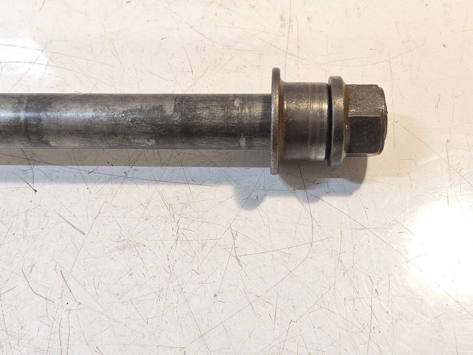 Suzuki GSF 600 Bandit Mk2 Rear Wheel Spindle And Spacers