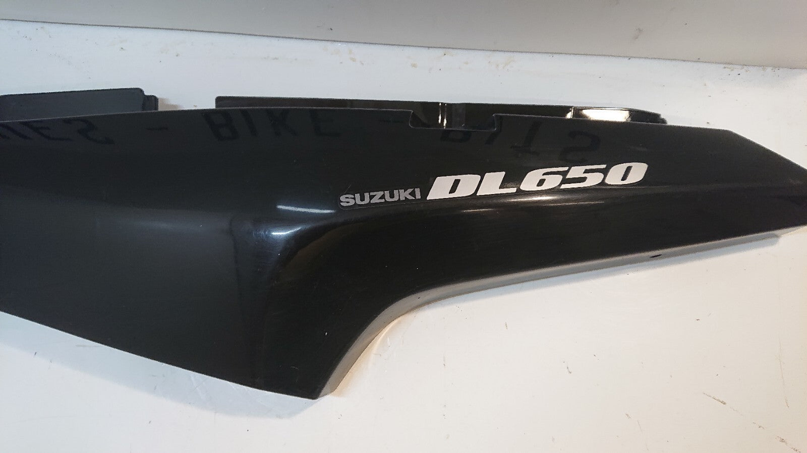 Suzuki DL 650 V STROM Lefthand Side Fairing, Seat Tail Cover