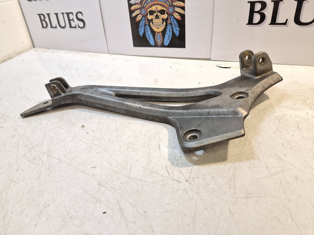 Kawasaki ER 5 Footpeg Hanger, Left-hand