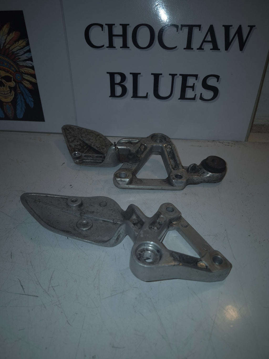 Yamaha FZS 600 FAZER Front Peg Hangers