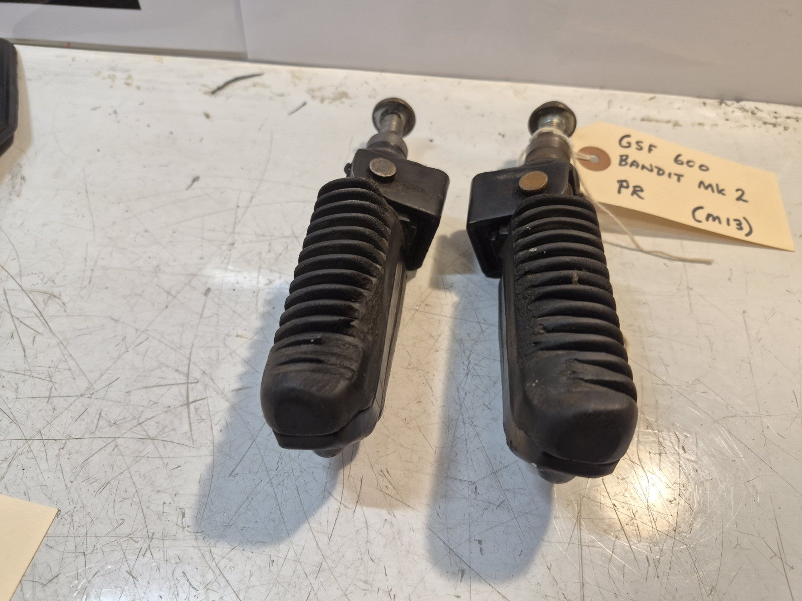 Suzuki GSF 600 Bandit Mk2 Footpegs, Riders, Pair