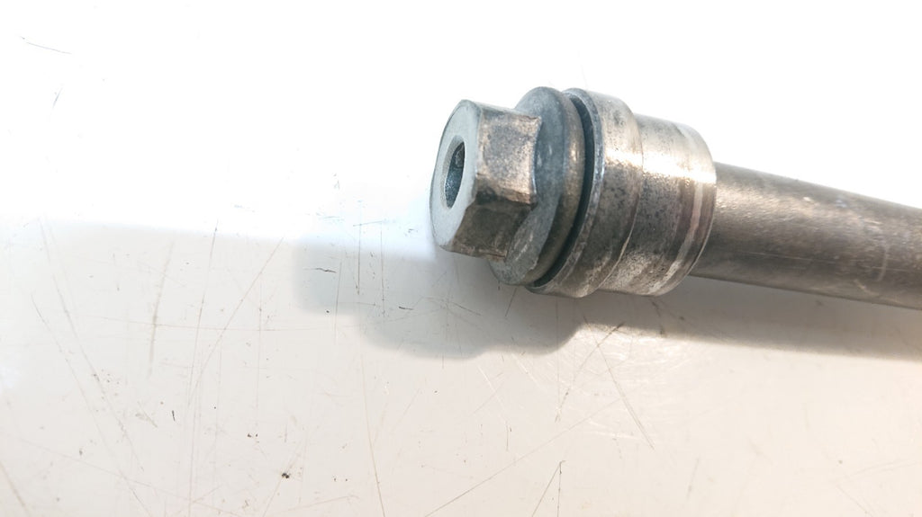 YAMAHA DIVERSION XJ900S FRONT WHEEL SPINDLE WITH WHEEL SPACER