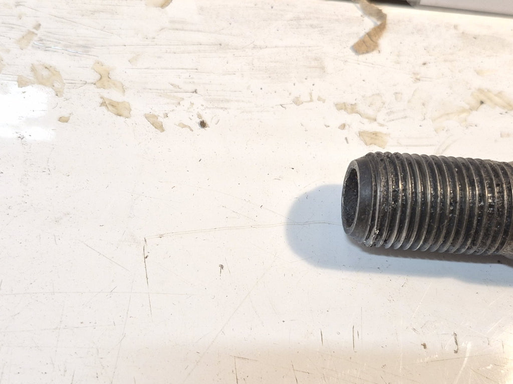 Suzuki GSF 600 Bandit Mk1 Front Wheel Spindle
