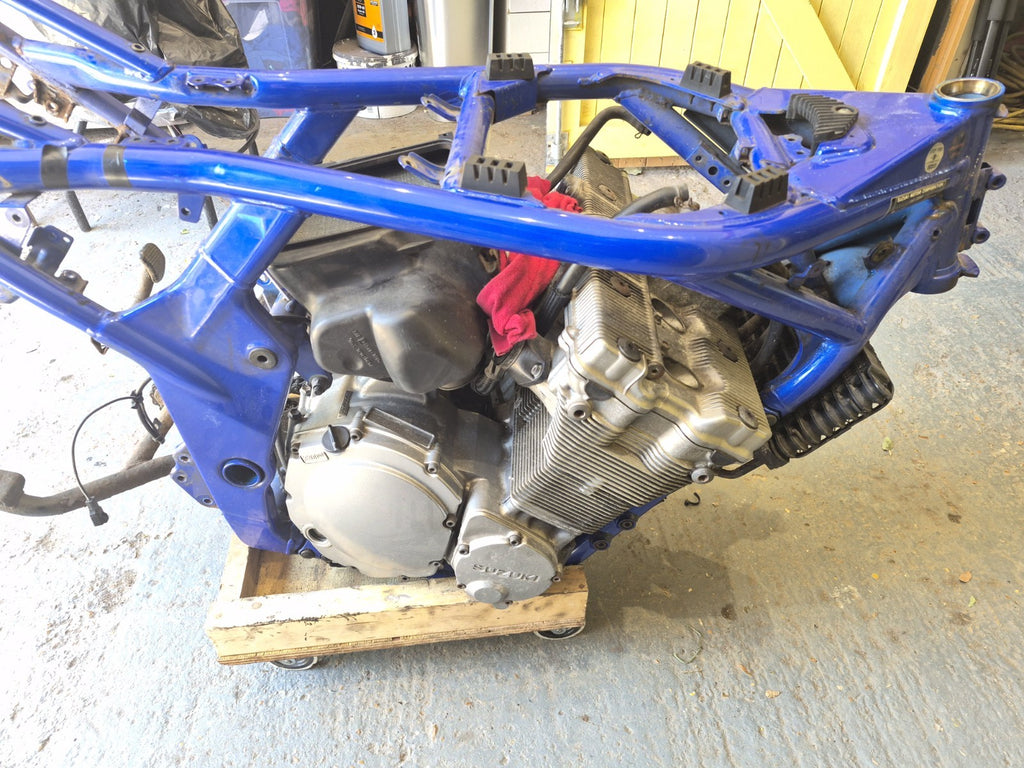 Suzuki GSF 600 Bandit Mk2 Engine/Frame/V5