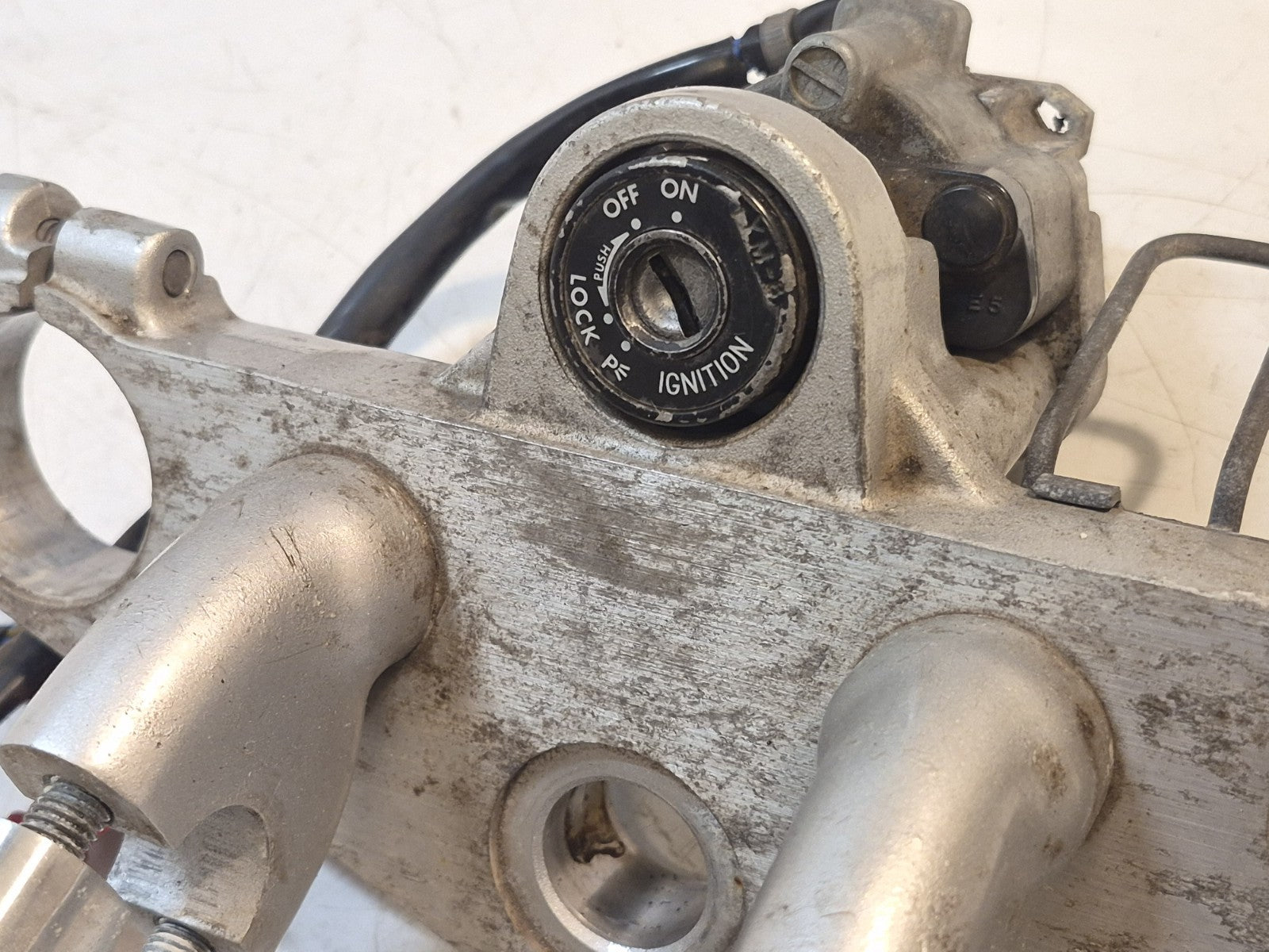 YAMAHA FAZER FZS600 LOCK SET IGNITION SWITCH, TANK LOCK SEAT LOCK + ONE KEY