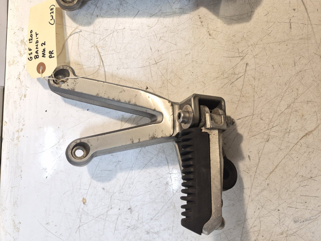 Suzuki GSF 1200 Bandit Mk2 Rear Pegs And Hangers