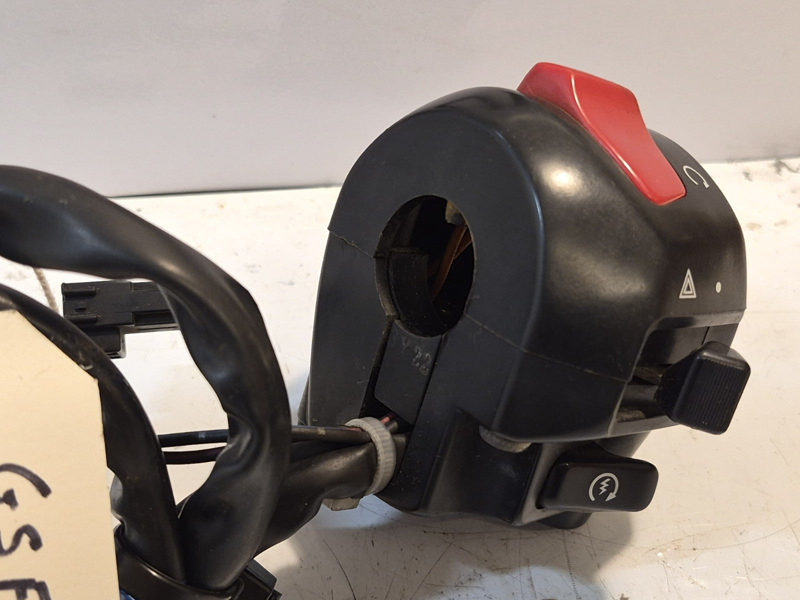 Suzuki GSF 600 Bandit Mk2 Switchgear, Righthand