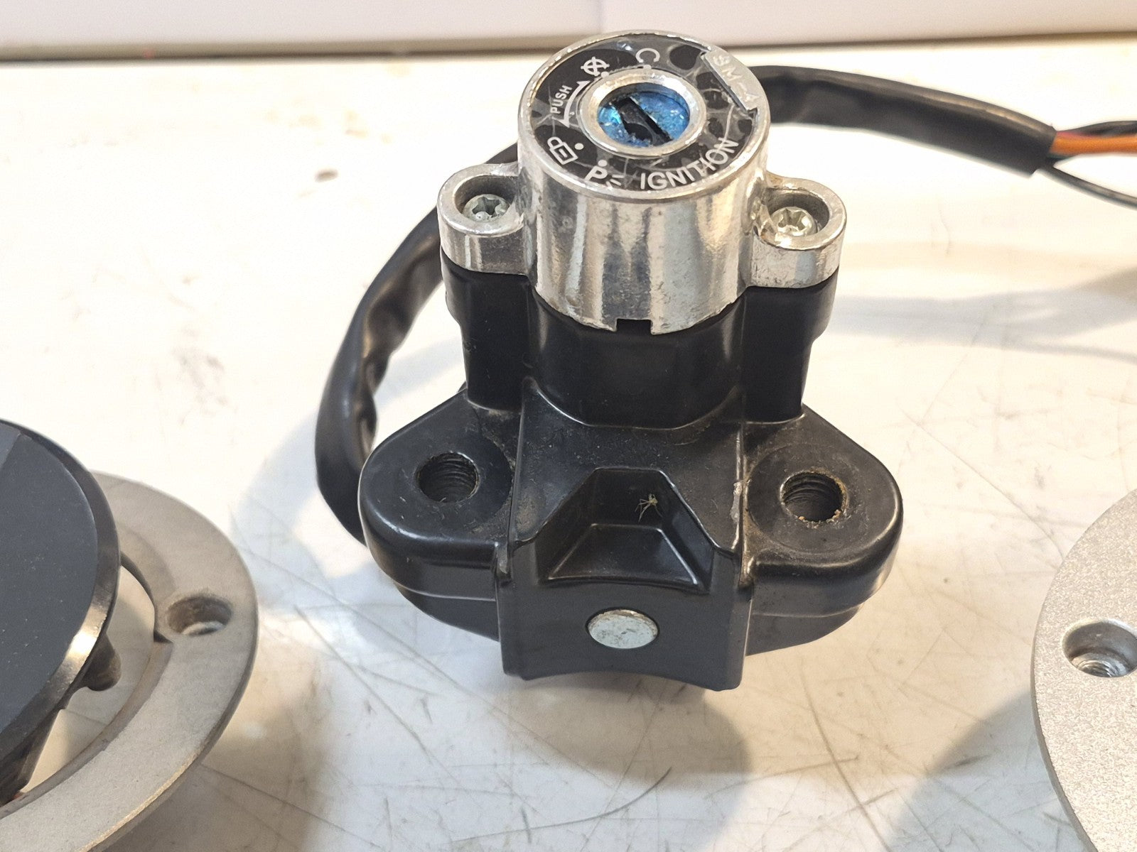 Suzuki GSF 1250 Bandit Lock Set