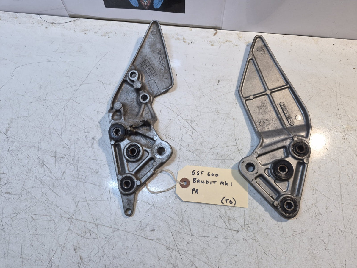 Suzuki GSF 600 Bandit Mk1 Peg Hangers, Front, Pair
