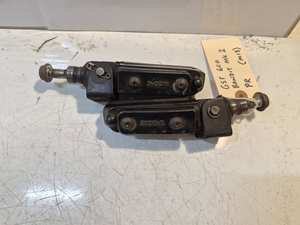 Suzuki GSF 600 Bandit Mk2 Footpegs, Riders, Pair