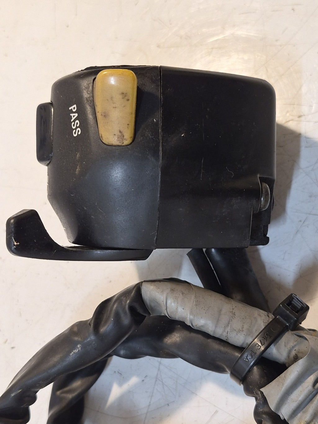 Suzuki GSF 600 Bandit Mk2 Switchgear, Left-hand