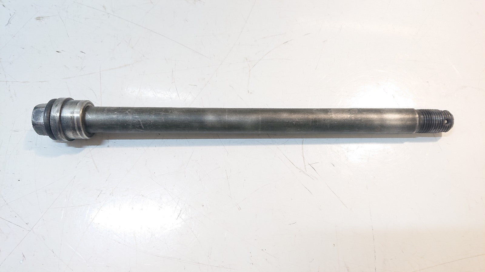 YAMAHA DIVERSION XJ900S FRONT WHEEL SPINDLE WITH WHEEL SPACER