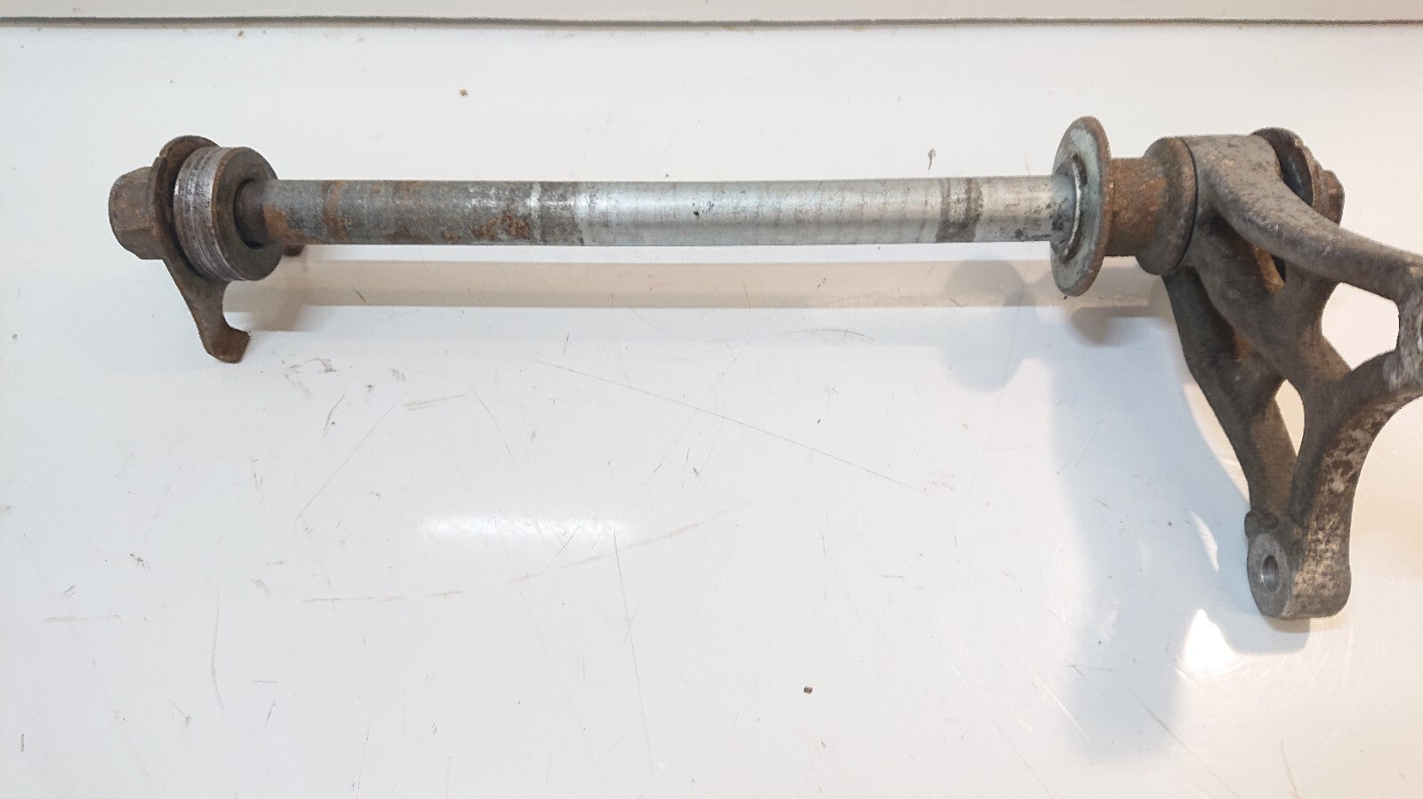 SUZUKI GS500 K2 REAR WHEEL SPINDLE AND SPACERS