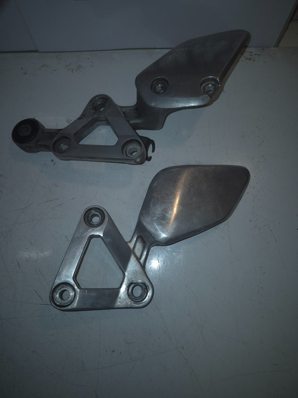 Yamaha FZS 600 FAZER Front Peg Hangers
