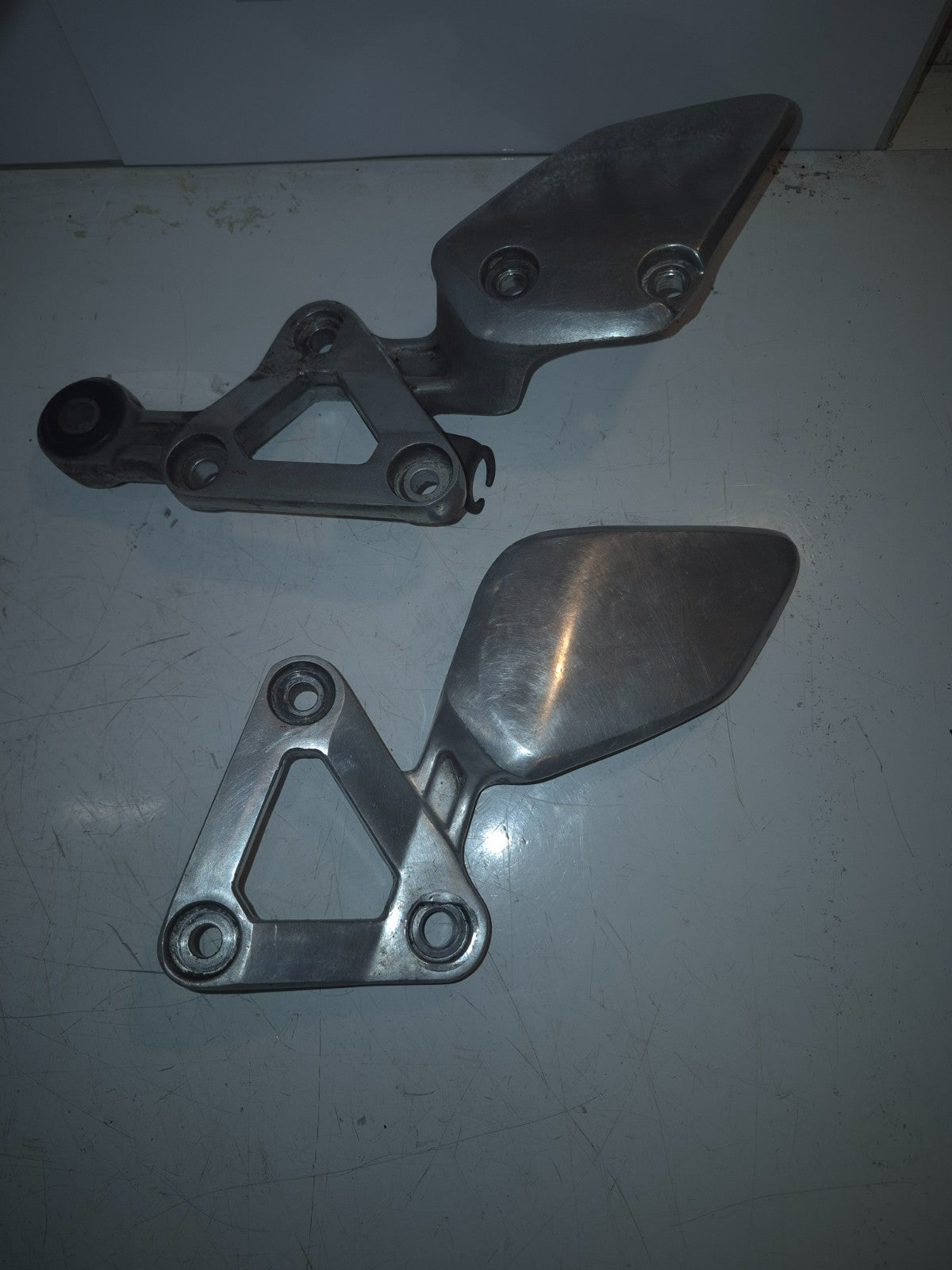 Yamaha FZS 600 FAZER Front Peg Hangers