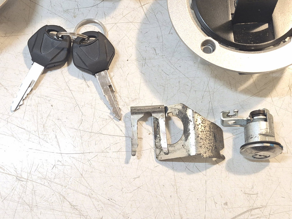 Suzuki GSF 1250 Bandit Lock Set