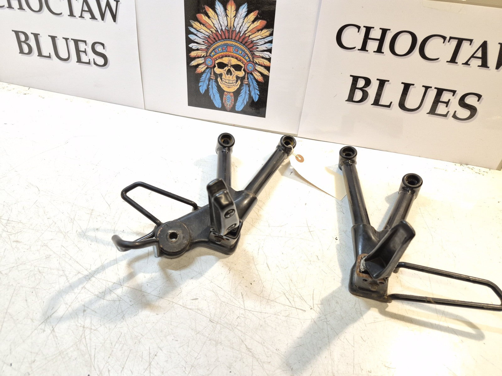 Suzuki GSF 600 Bandit Mk2 Pillion Pegs And Hangers, Pair