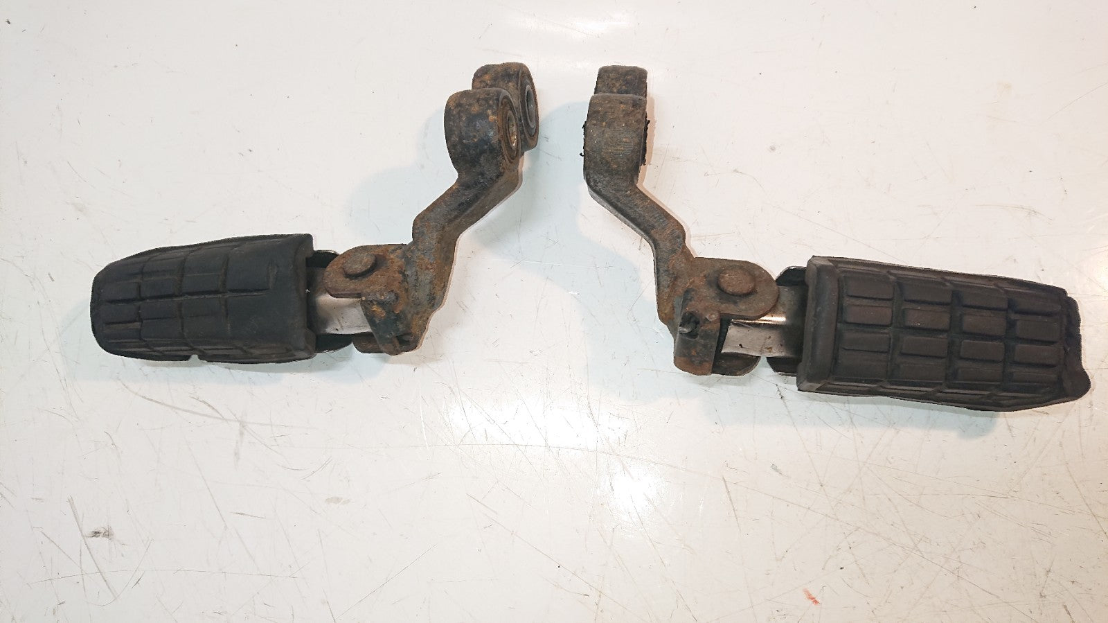 Yamaha XJ 900 Footpegs, Riders, Pair