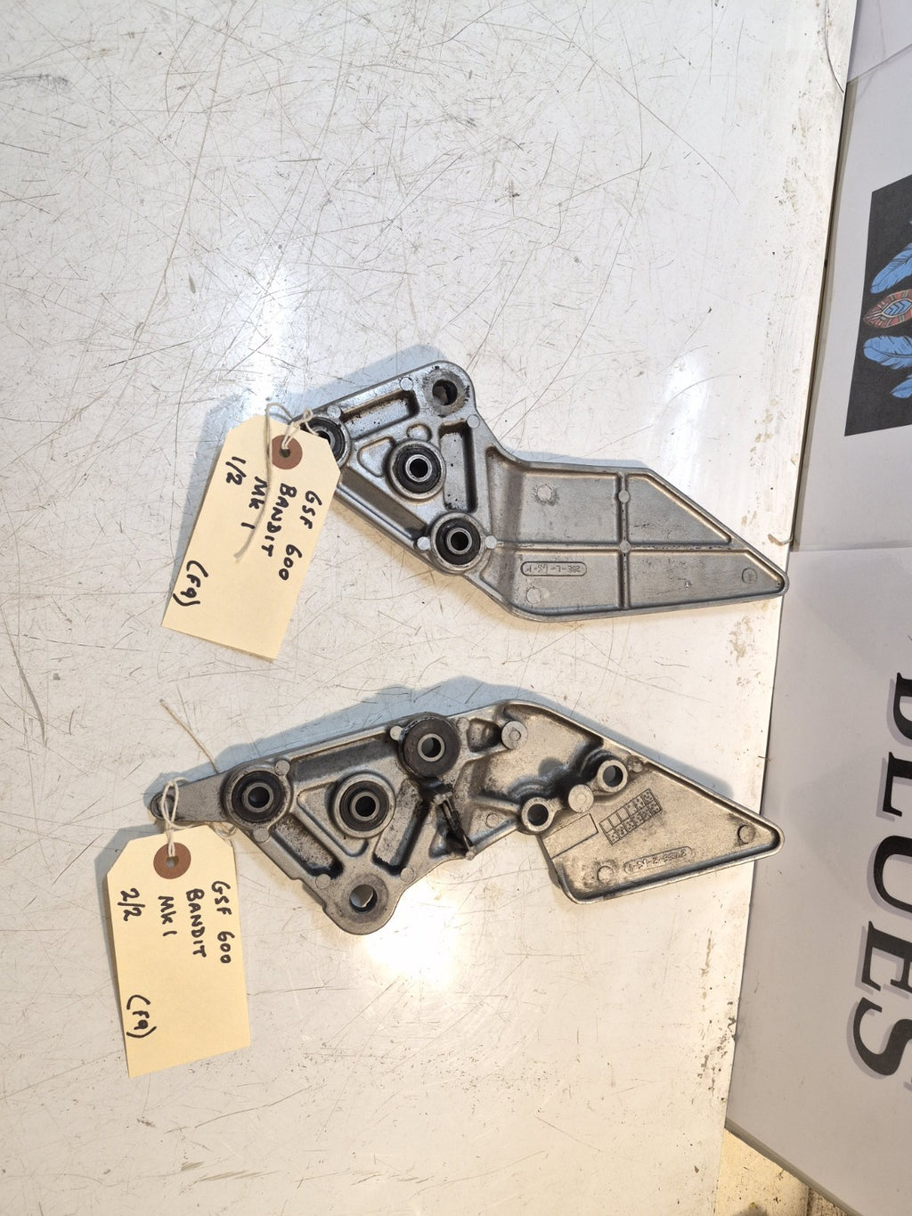 Suzuki GSF 600 Bandit Mk1 Peg Hangers, Front, Pair