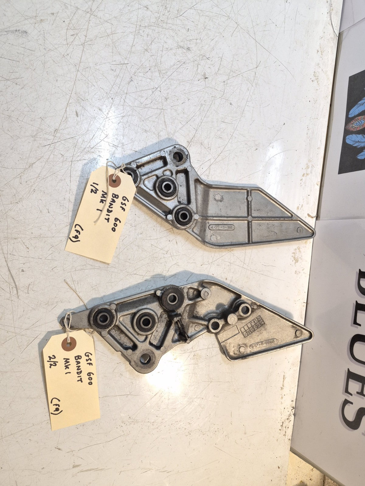 Suzuki GSF 600 Bandit Mk1 Peg Hangers, Front, Pair