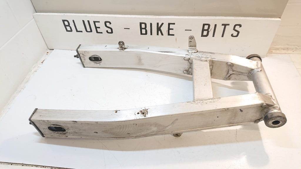 Yamaha FZS 600 FAZER Swinging Arm