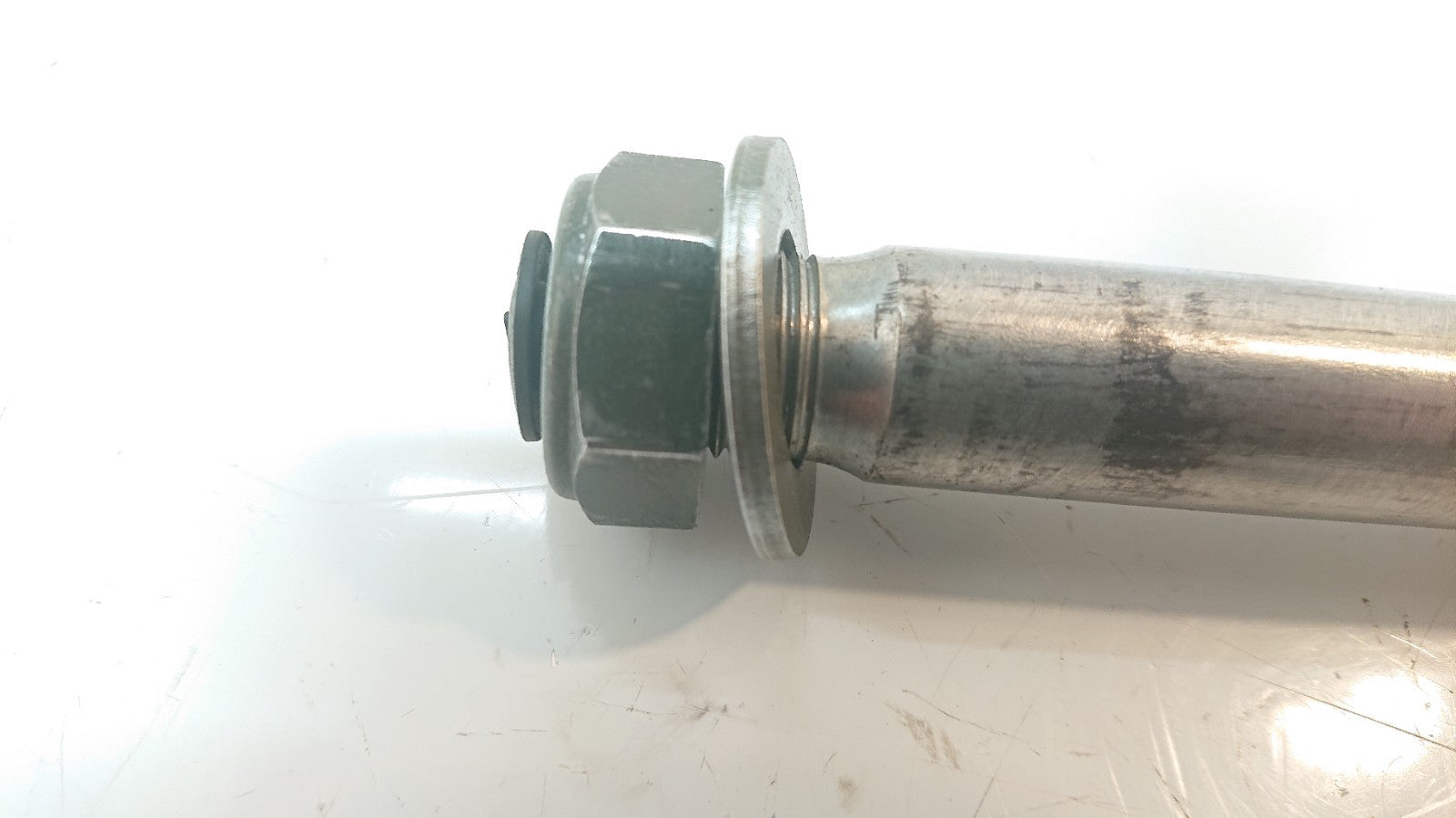 Yamaha FZ6 Fazer Swinging Arm Spindle /Bolt