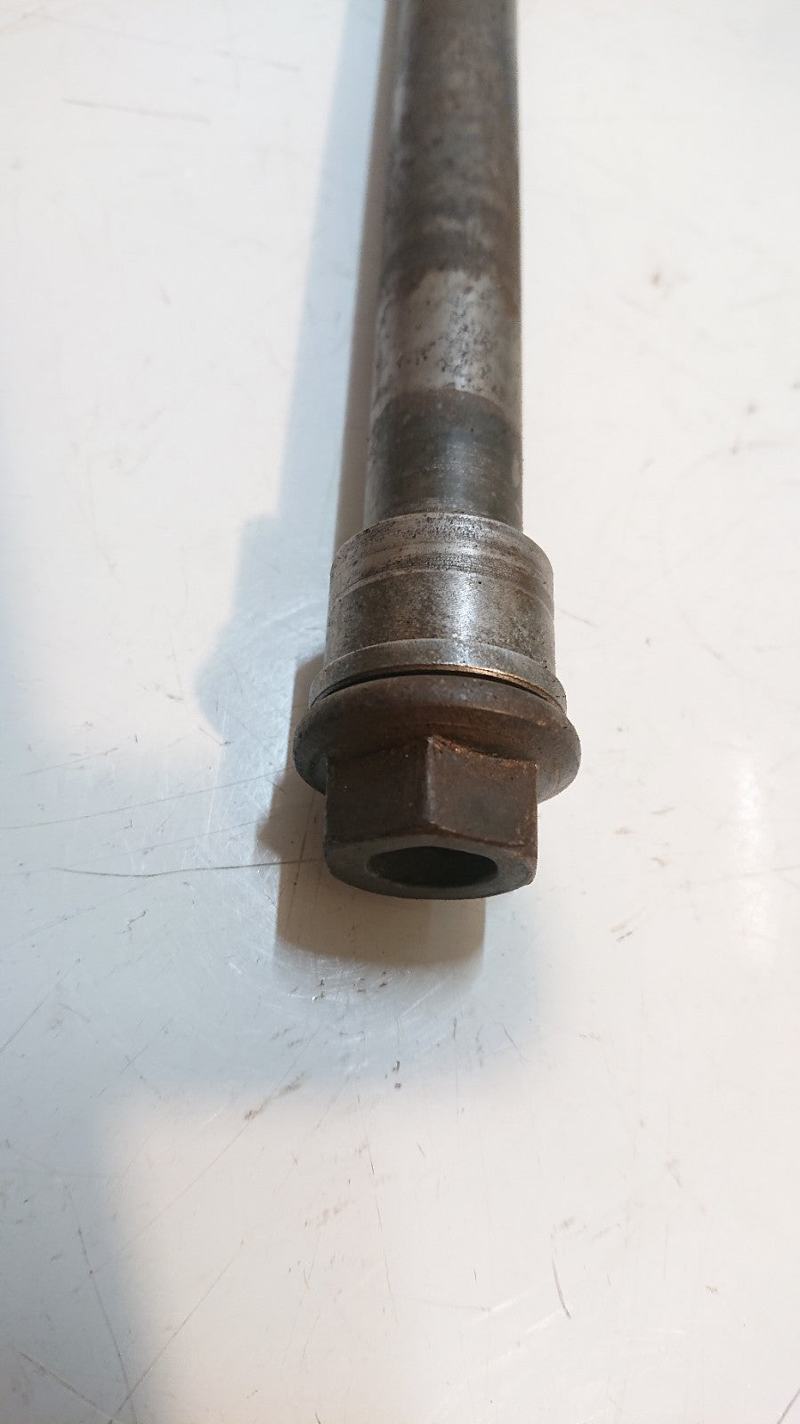 Yamaha FZS 600 FAZER Front Wheel Spindle