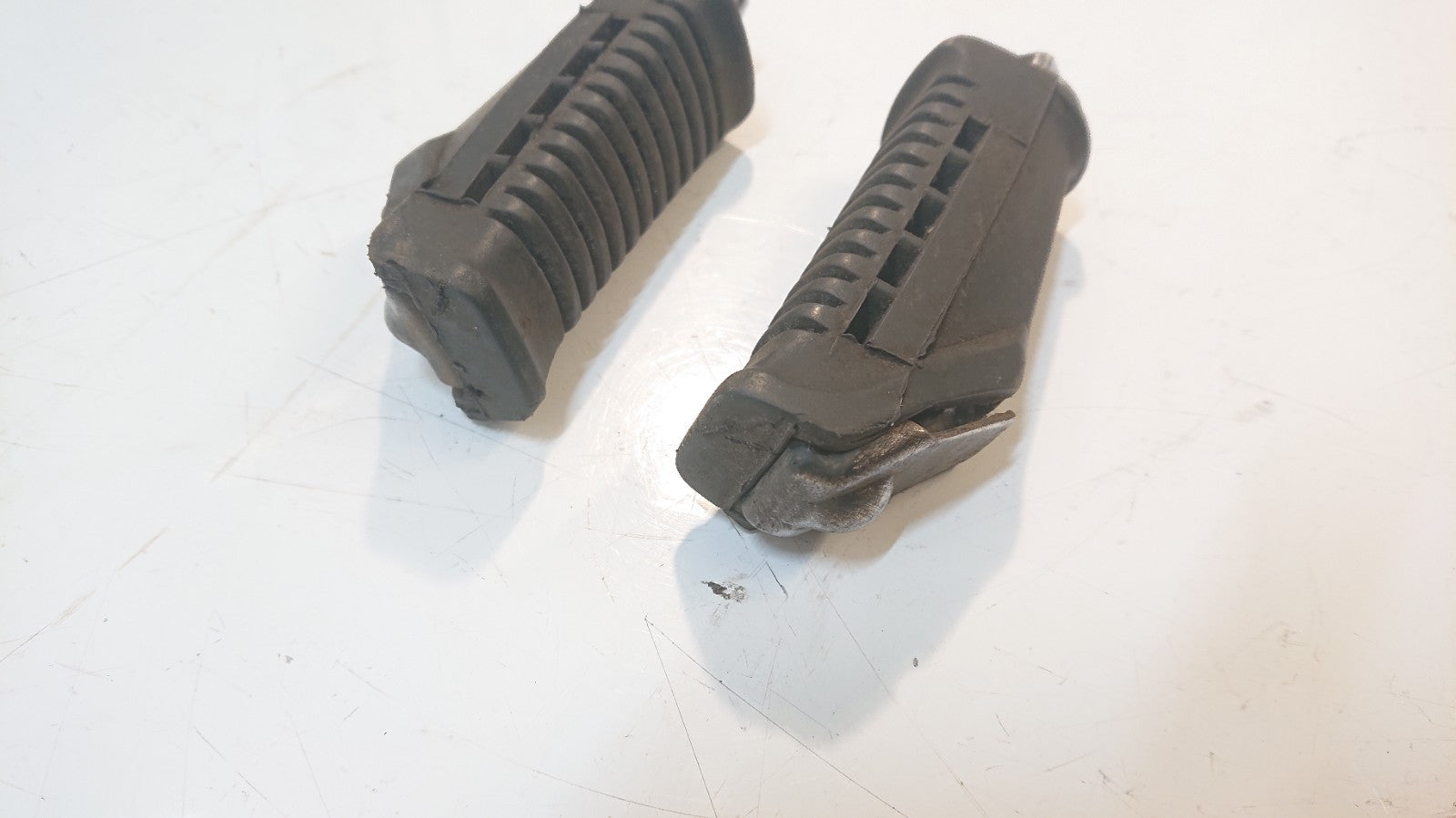 Suzuki GS 500 K2 Pillion Footpegs